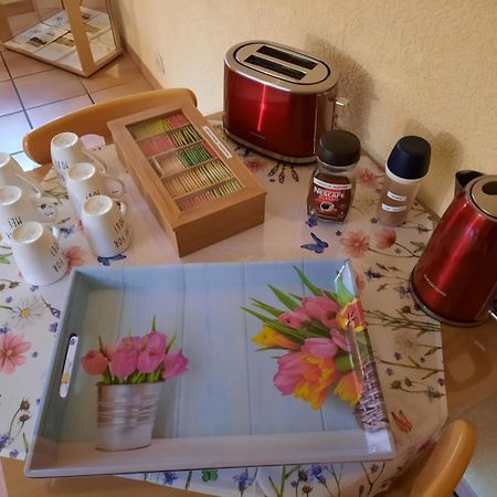 Gaestehaus Moni Jaeger Weyher ภายนอก รูปภาพ