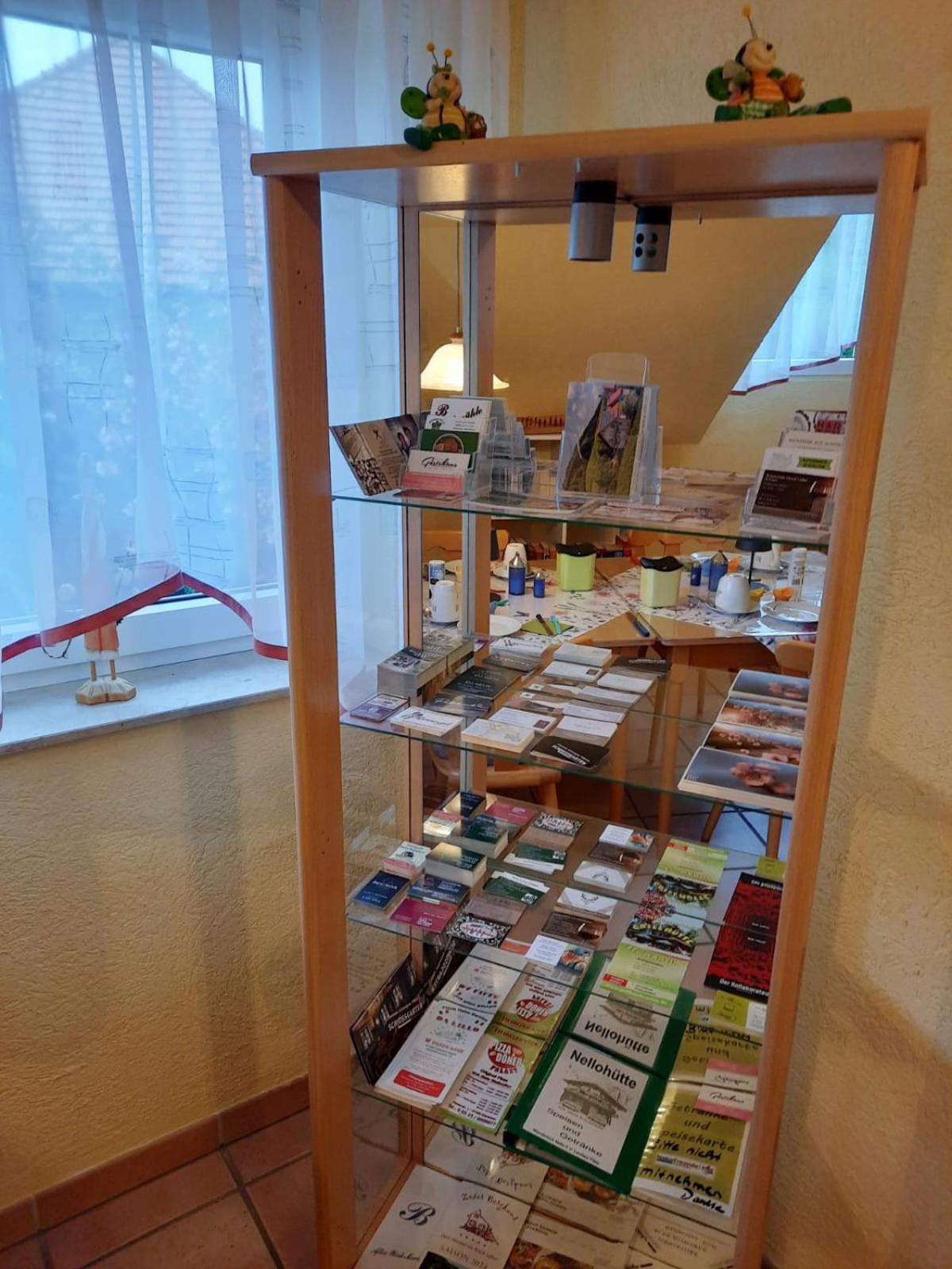 Gaestehaus Moni Jaeger Weyher ภายนอก รูปภาพ