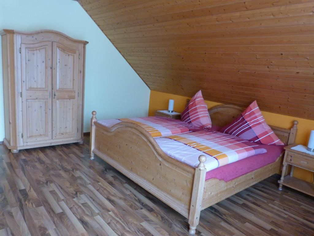 Gaestehaus Moni Jaeger Weyher ภายนอก รูปภาพ