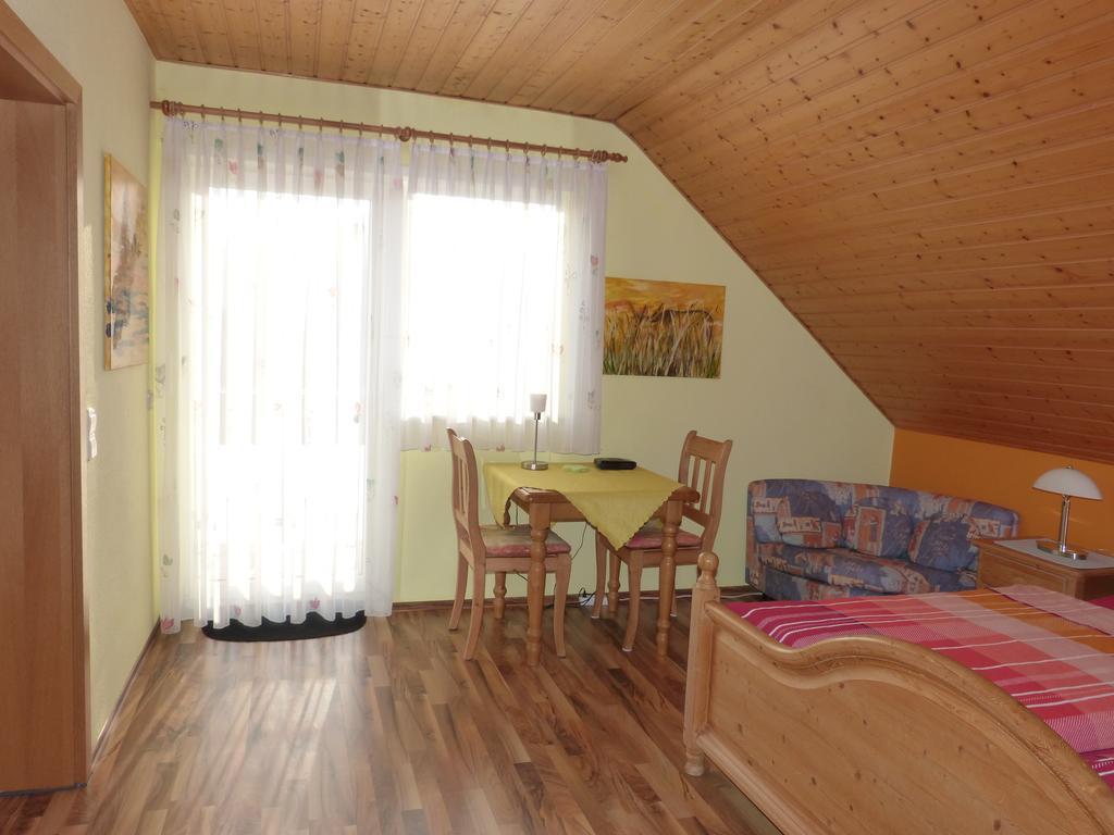 Gaestehaus Moni Jaeger Weyher ภายนอก รูปภาพ