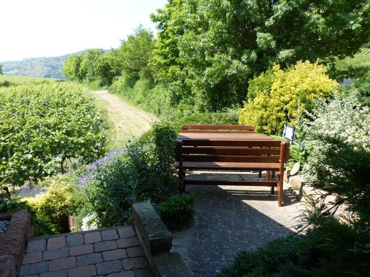 Gaestehaus Moni Jaeger Weyher ภายนอก รูปภาพ