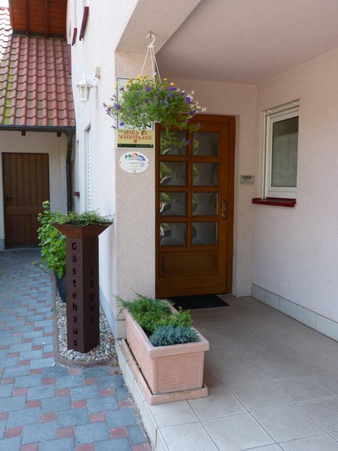 Gaestehaus Moni Jaeger Weyher ภายนอก รูปภาพ