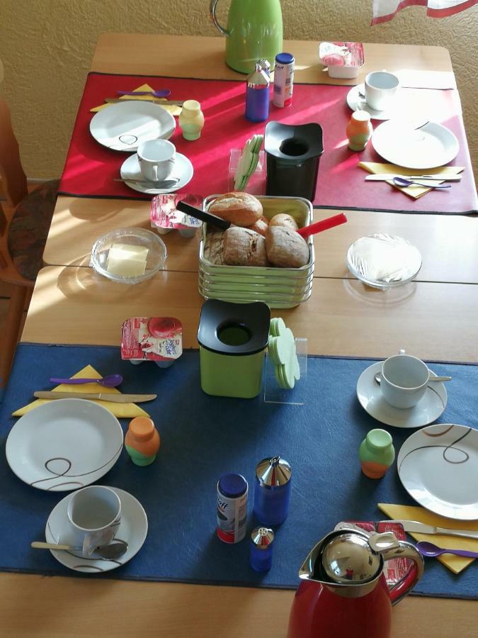 Gaestehaus Moni Jaeger Weyher ภายนอก รูปภาพ